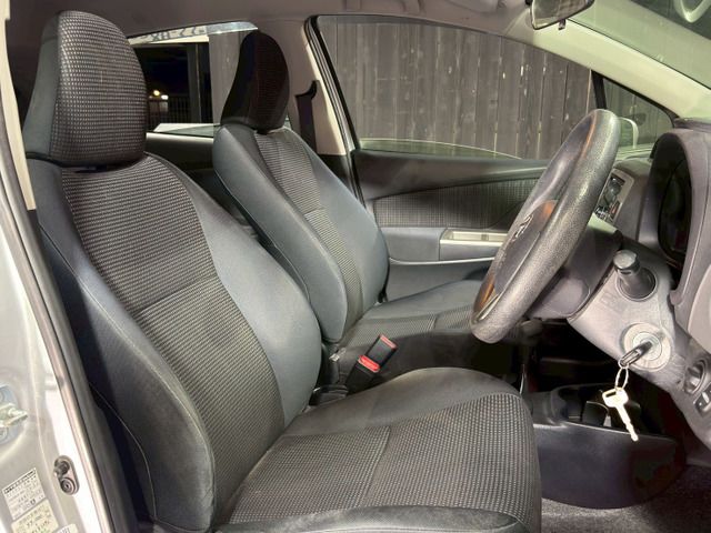 Toyota VITZ 2015 6373825-5