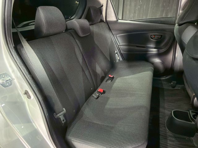 Toyota VITZ 2015 6373825-6