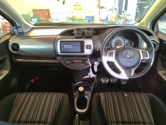 Toyota VITZ 2015 6374040-2