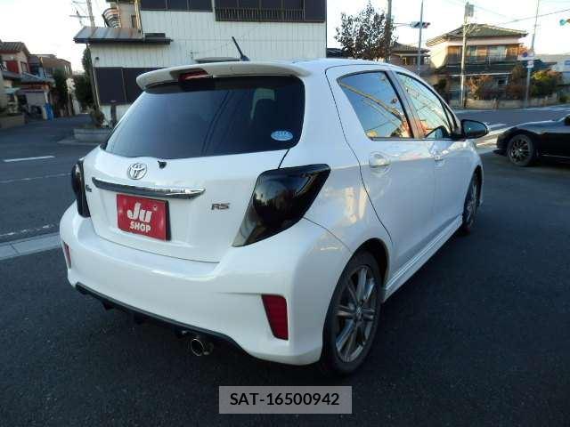 Toyota VITZ 2012 6375332-3