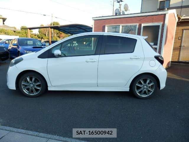 Toyota VITZ 2012 6375332-6