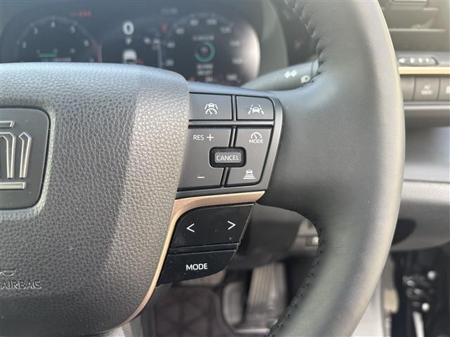 Toyota Crown Crossover 2024 6418507-8