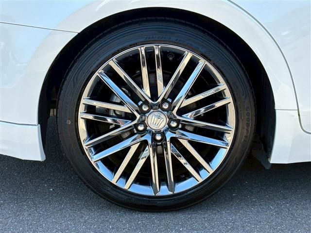Toyota CROWN HYBRID 2017 6378828-10