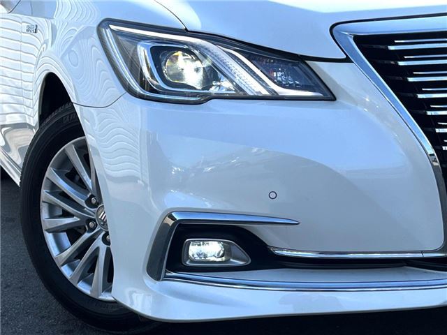 Toyota CROWN HYBRID 2017 6378900-10