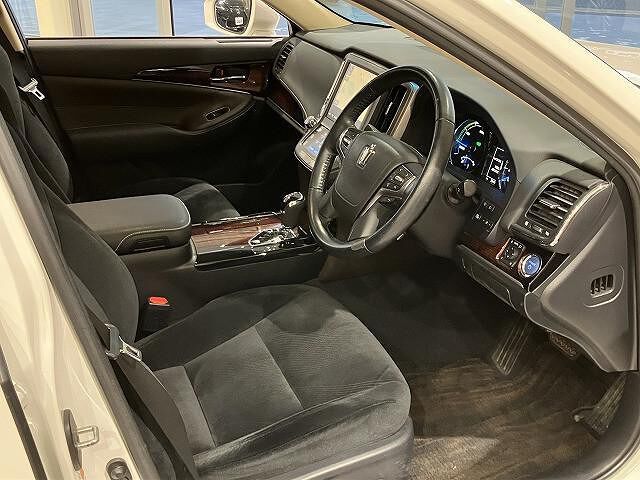 Toyota CROWN HYBRID 2016 6379324-2