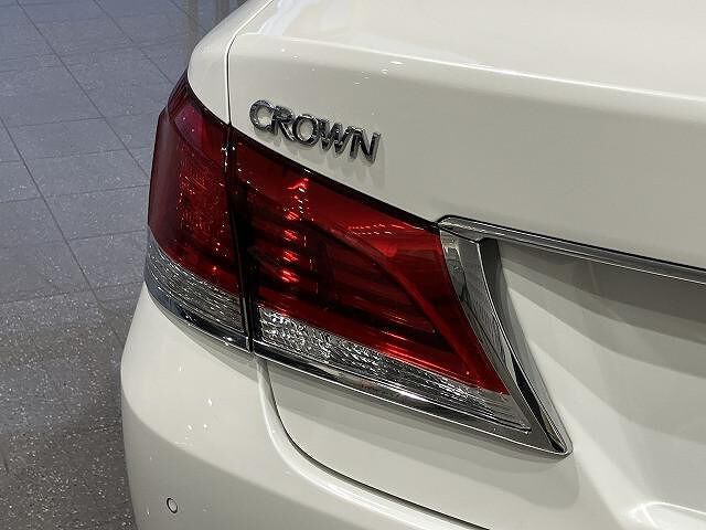 Toyota CROWN HYBRID 2016 6379324-8