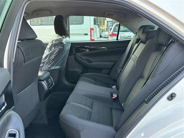 Toyota CROWN HYBRID 2015 6380453-3
