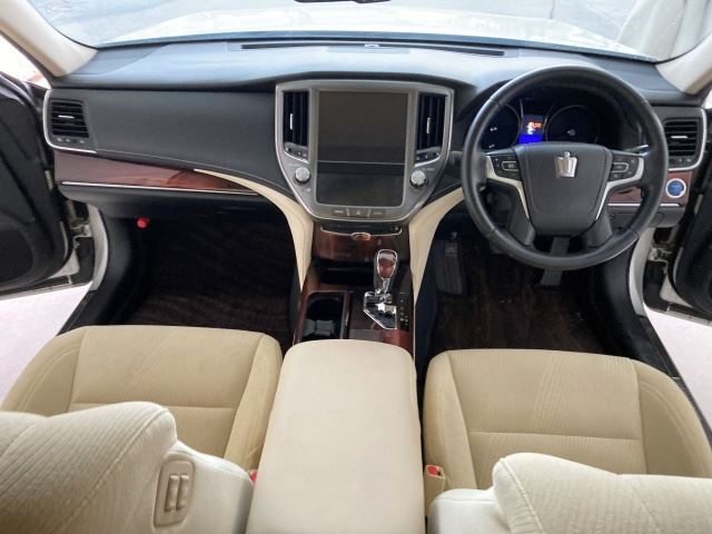Toyota CROWN HYBRID 2013 6382431-2