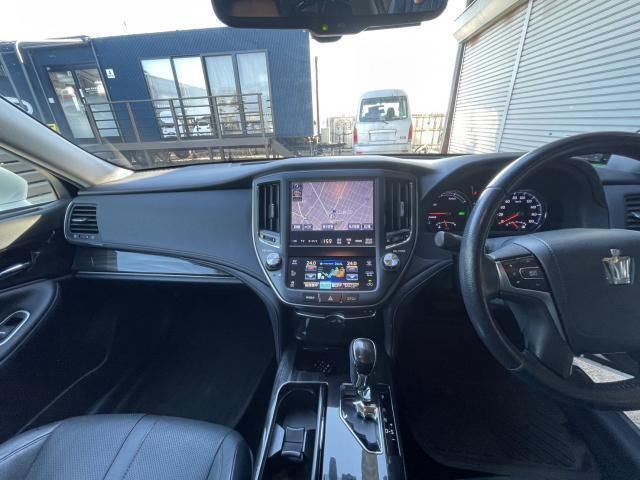 Toyota CROWN HYBRID 2013 6382662-4