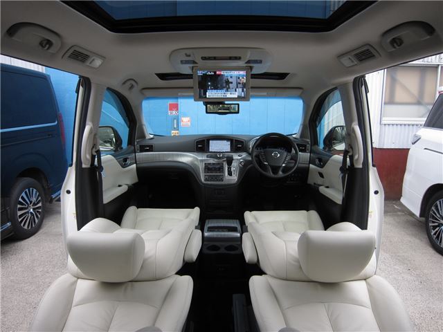 Nissan ELGRAND 2019 6411340-10