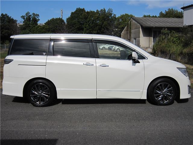 Nissan ELGRAND 2019 6411340-6
