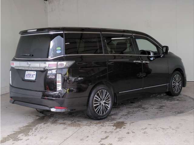 Nissan ELGRAND 2018 6411477-1