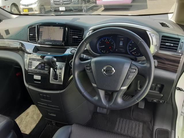 Nissan ELGRAND 2018 6411544-2