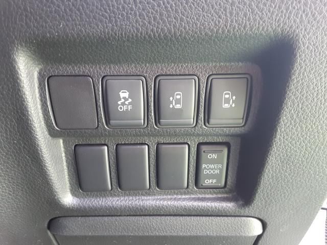 Nissan ELGRAND 2018 6411544-5