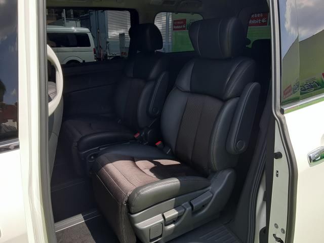 Nissan ELGRAND 2018 6411544-7