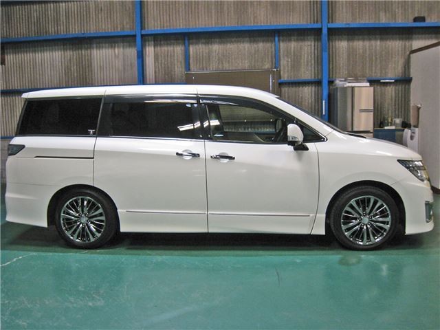 Nissan ELGRAND 2018 6411559-5