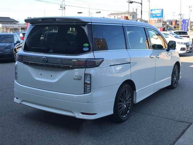 Nissan ELGRAND 2017 6411736-2
