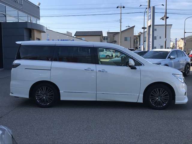 Nissan ELGRAND 2017 6411736-4