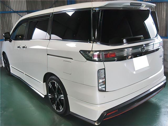 Nissan ELGRAND 2015 6412012-1