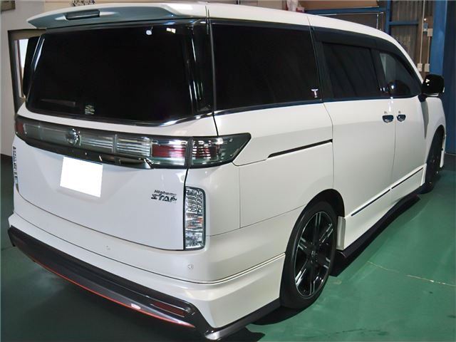 Nissan ELGRAND 2015 6412012-3