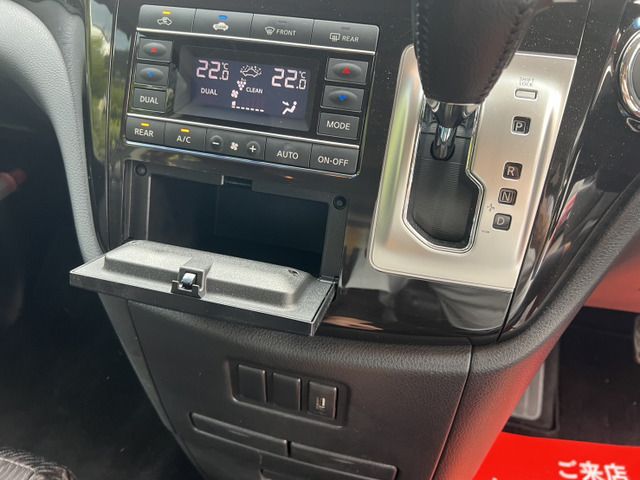 Nissan ELGRAND 2014 6412058-3