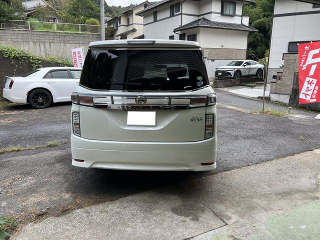 Nissan ELGRAND 2014 6412058-4