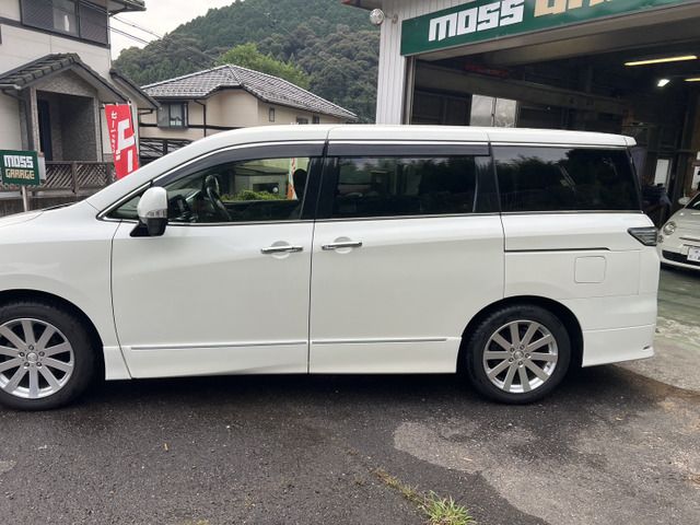 Nissan ELGRAND 2014 6412058-5