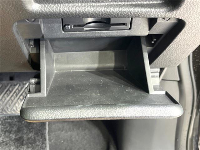 Nissan ELGRAND 2014 6412249-10