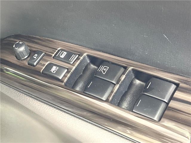 Nissan ELGRAND 2014 6412249-5