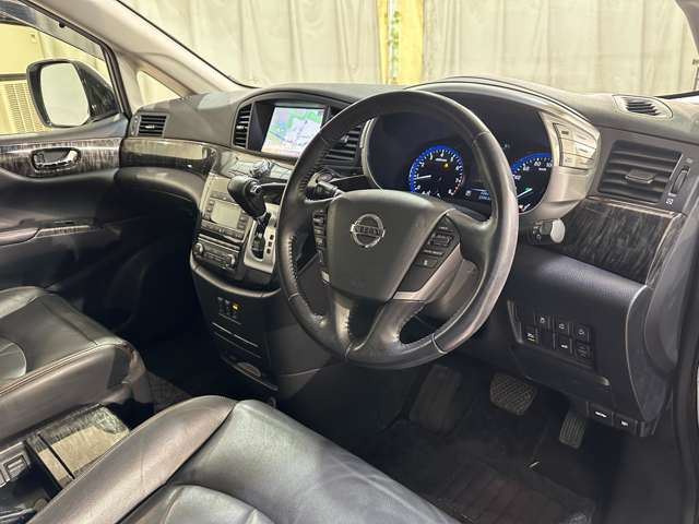 Nissan ELGRAND 2014 6412275-10