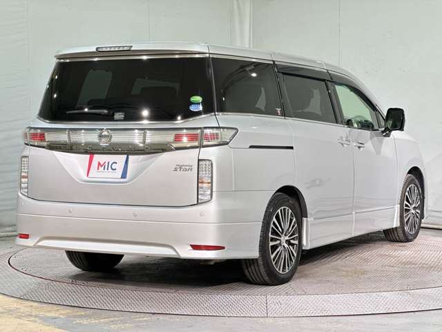 Nissan ELGRAND 2014 6412275-4