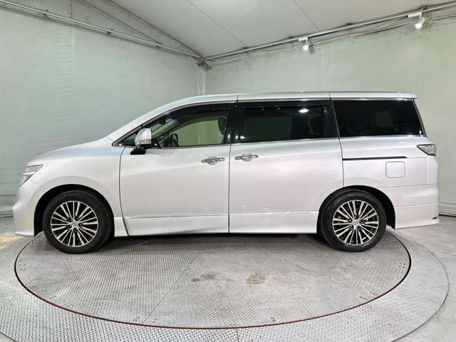 Nissan ELGRAND 2014 6412275-7