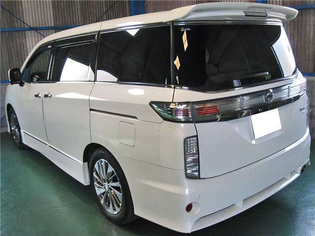 Nissan ELGRAND 2014 6412355-1