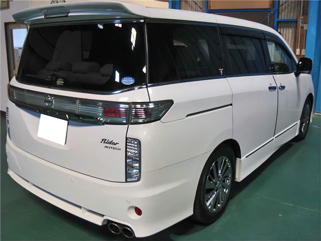 Nissan ELGRAND 2014 6412355-3