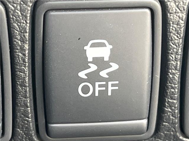 Nissan ELGRAND 2013 6412615-10