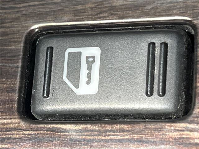 Nissan ELGRAND 2013 6412615-6