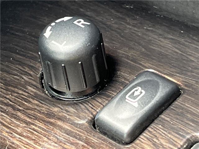 Nissan ELGRAND 2013 6412615-7