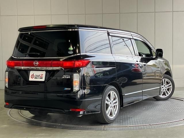 Nissan ELGRAND 2012 6412886-1