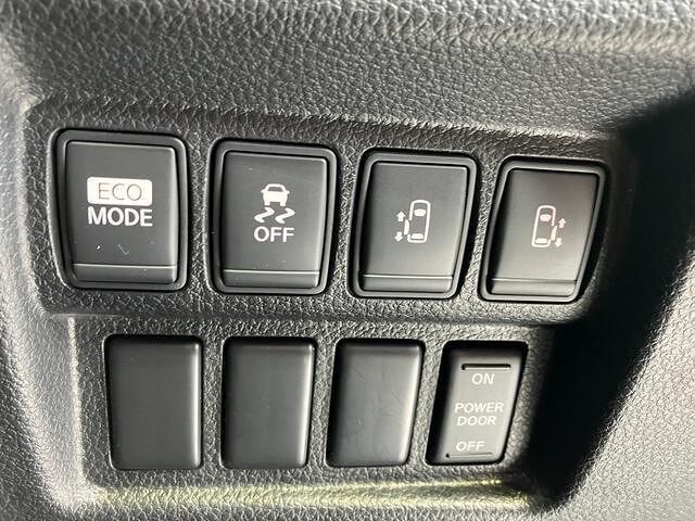 Nissan ELGRAND 2012 6412886-6