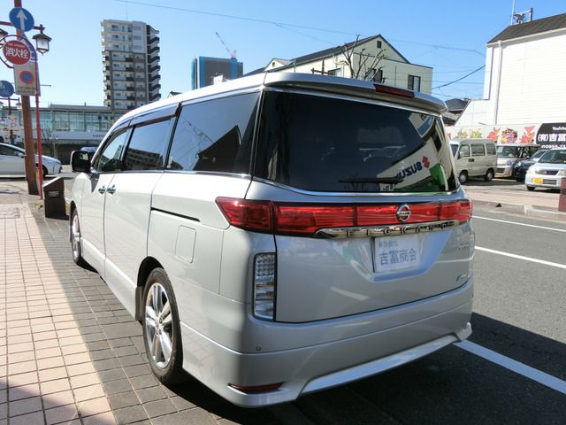 Nissan ELGRAND 2011 6413066-10