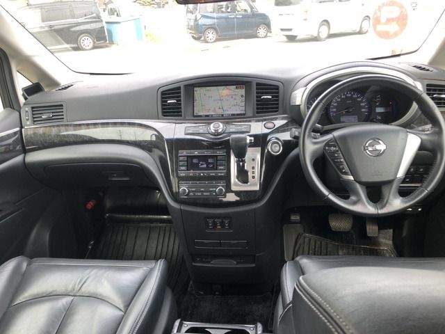 Nissan ELGRAND 2010 6413244-2