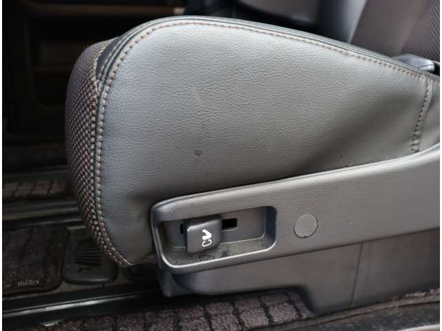 Nissan ELGRAND 2006 6413625-7