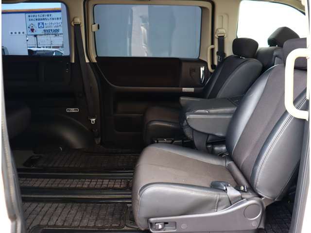 Nissan ELGRAND 2006 6413625-8