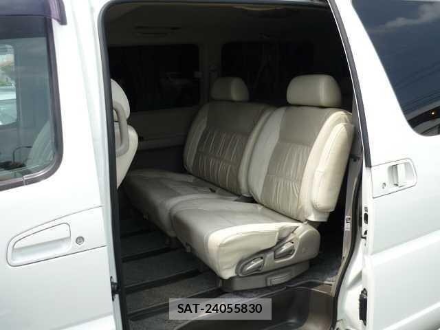 Nissan ELGRAND 2001 6413697-4