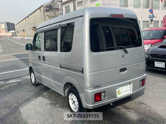 Suzuki EVERY 2012 6411128-6