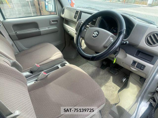 Suzuki EVERY 2012 6411128-9