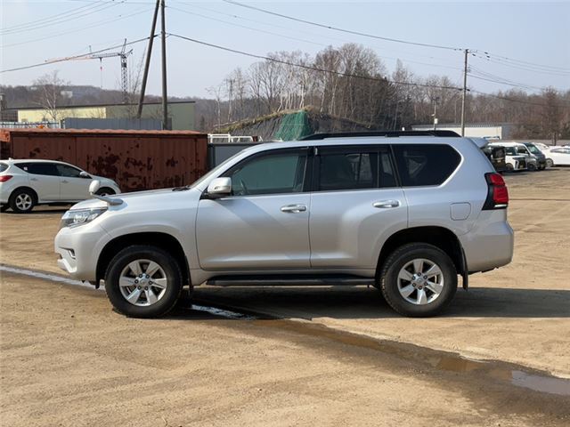 Toyota LAND CRUISER PRADO 2018 6385697-8
