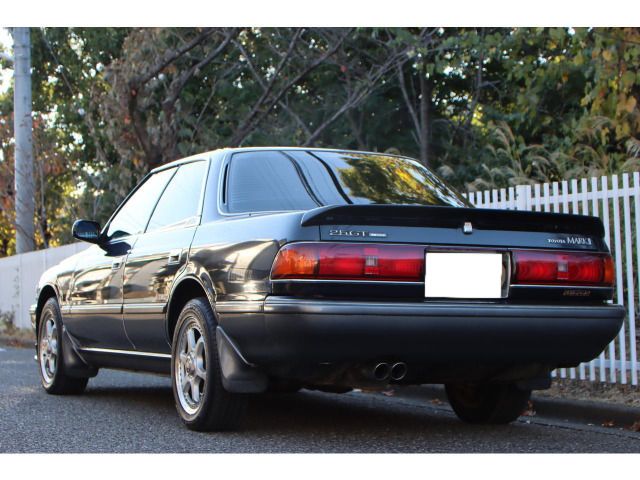 Toyota MARK II 1992 6391464-1