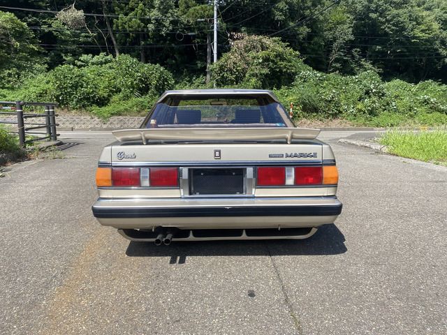 Toyota MARK II 1985 6391637-9