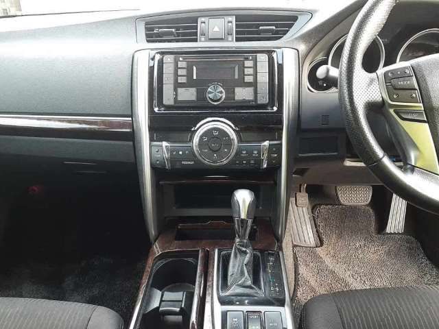Toyota MARK X 2017 6392165-8
